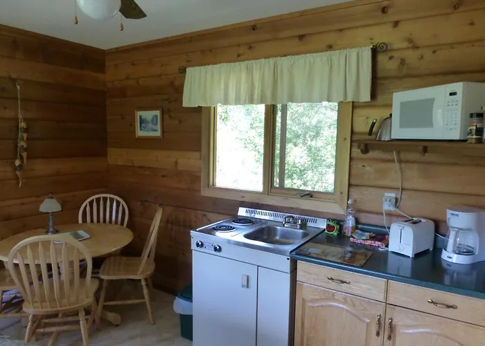 Mica Mountain Lodge & Log Cabins