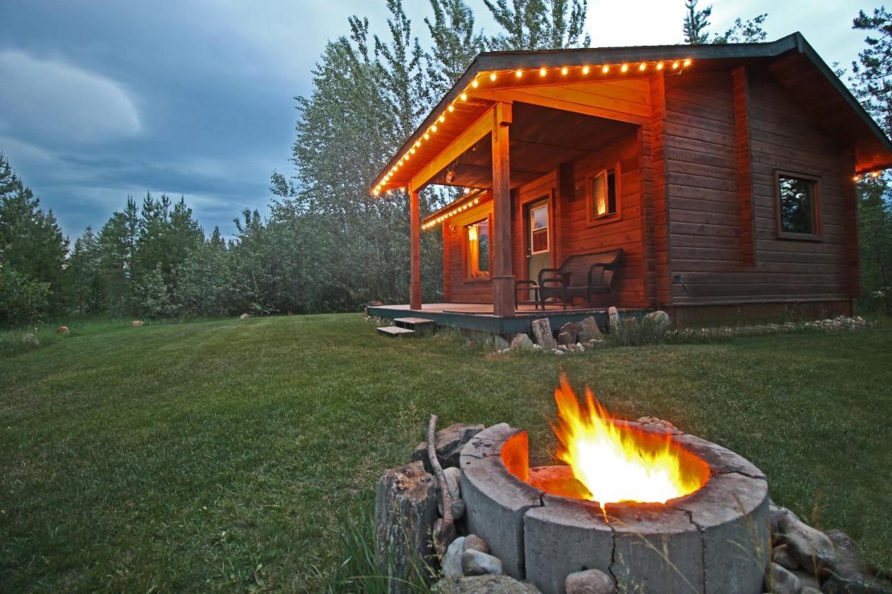 Mica Mountain & Log Chalet Tete Jaune Cache